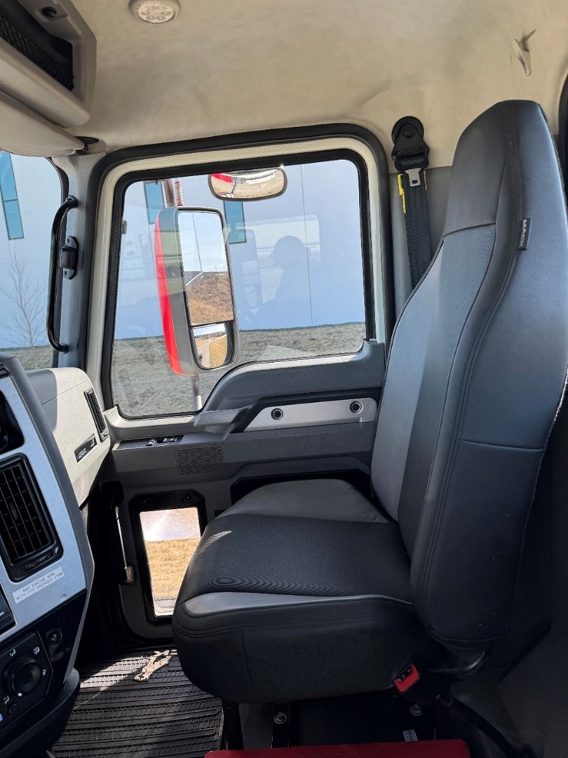 2021 Mack Anthem Daycab - image 17